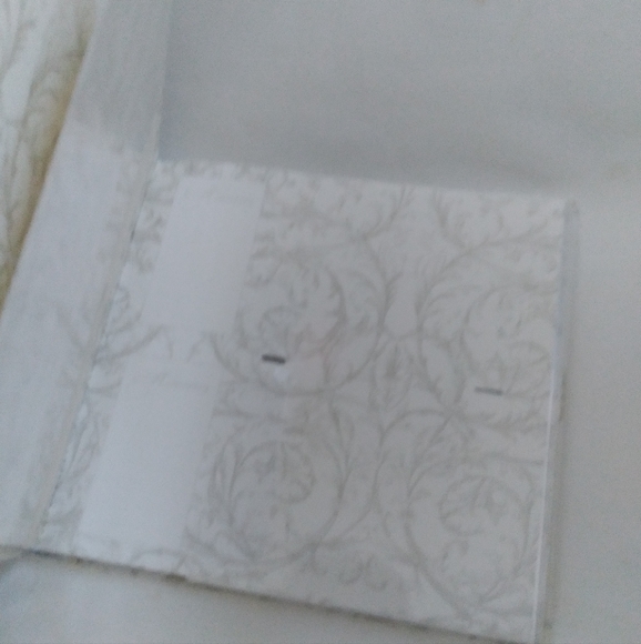 Ivory floral urn bound photo journal album, new with box - Picture 7 of 7